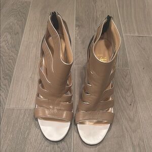 Christian Louboutin Women’s Tan and Black Heels Size 40